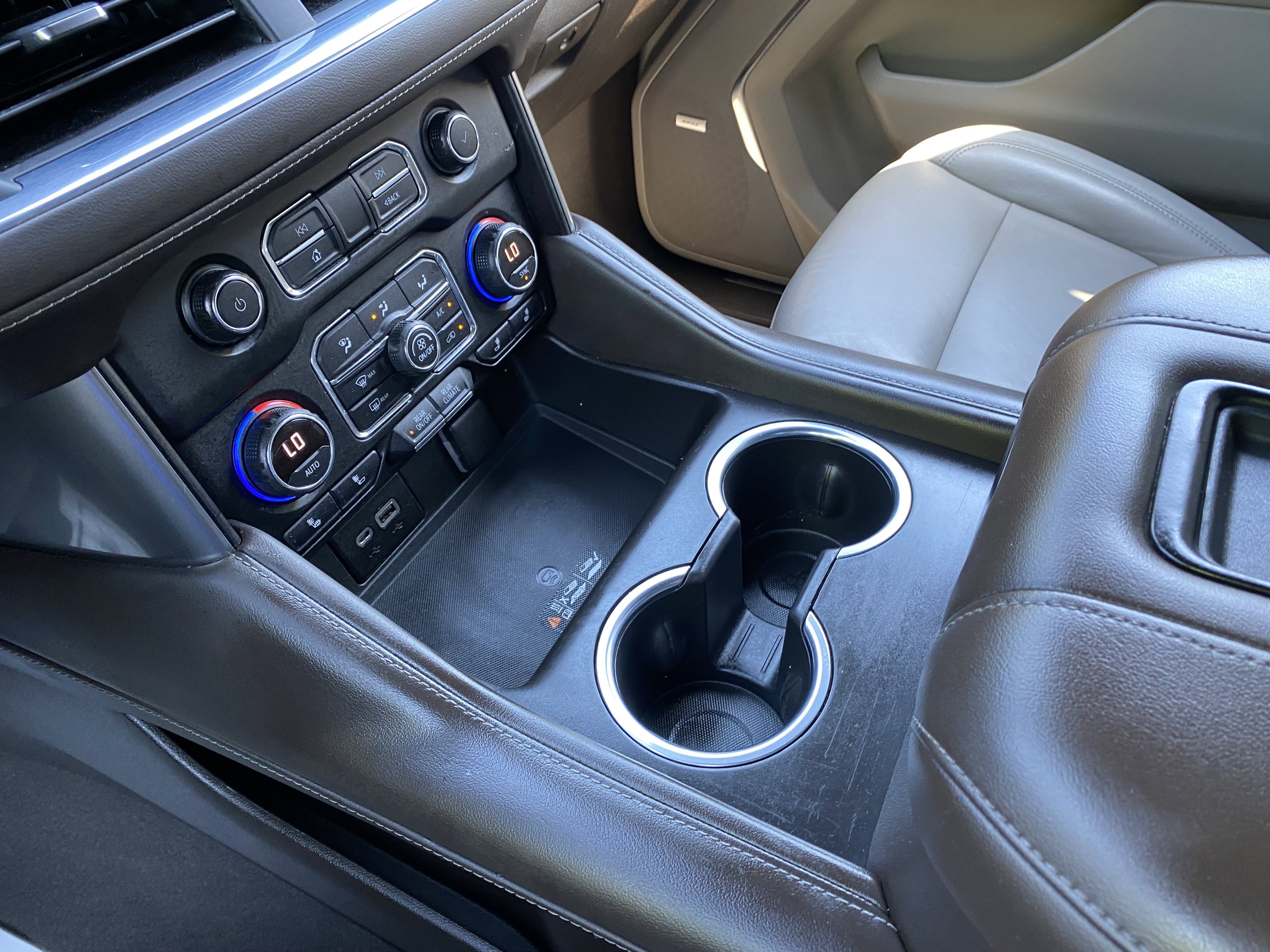 Used 2021 Chevrolet Suburban Z71 w/ Z71 Off-Road Package AWD/4WD image 42