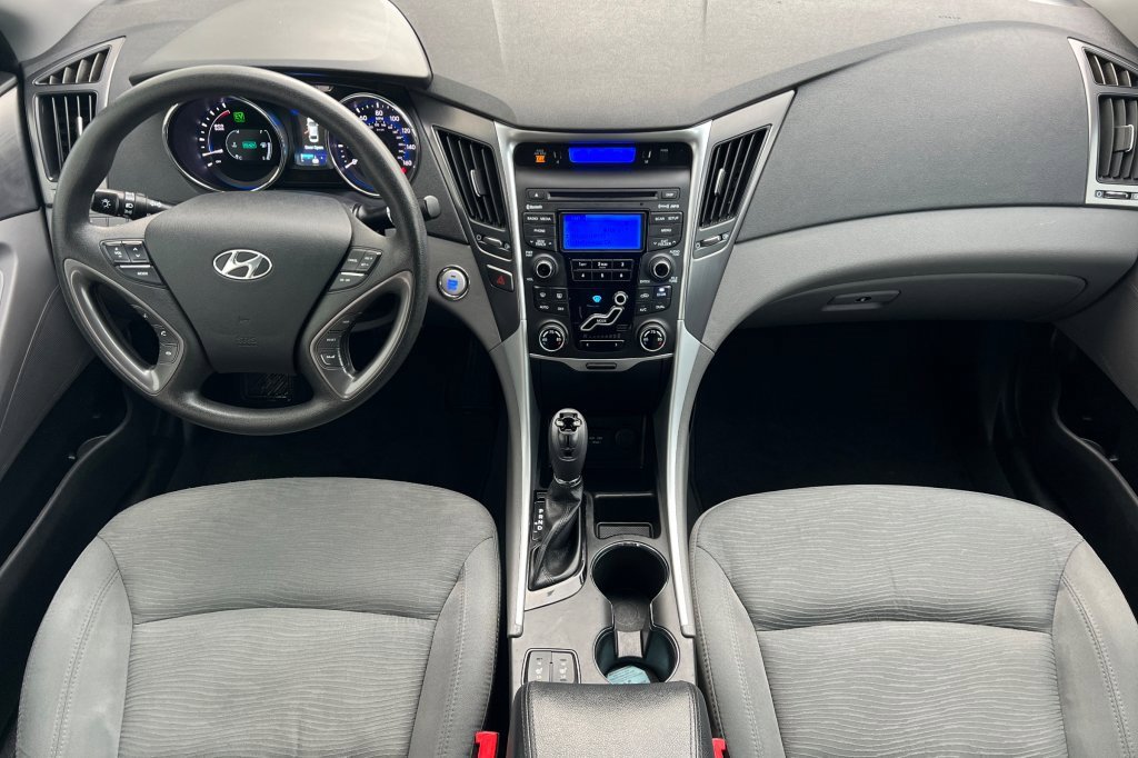 Used 2013 Hyundai Sonata Hybrid image 10