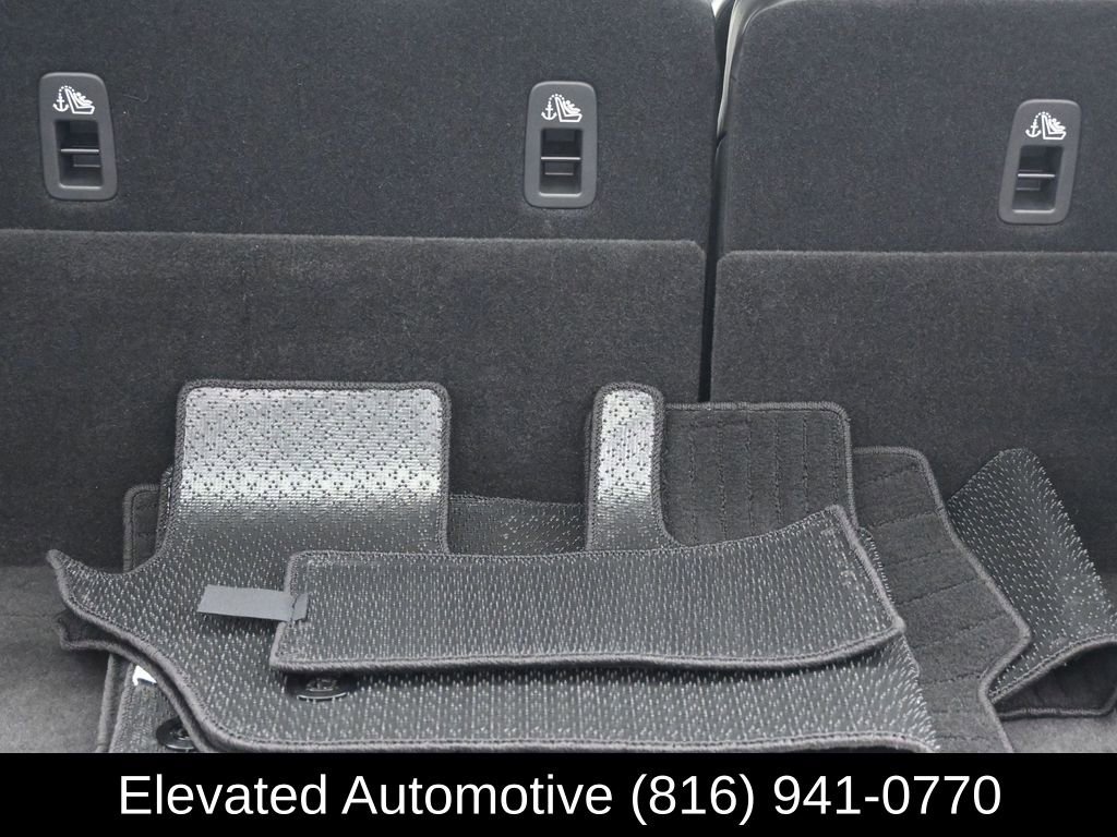 Used 2025 INFINITI QX80 Sensory image 16