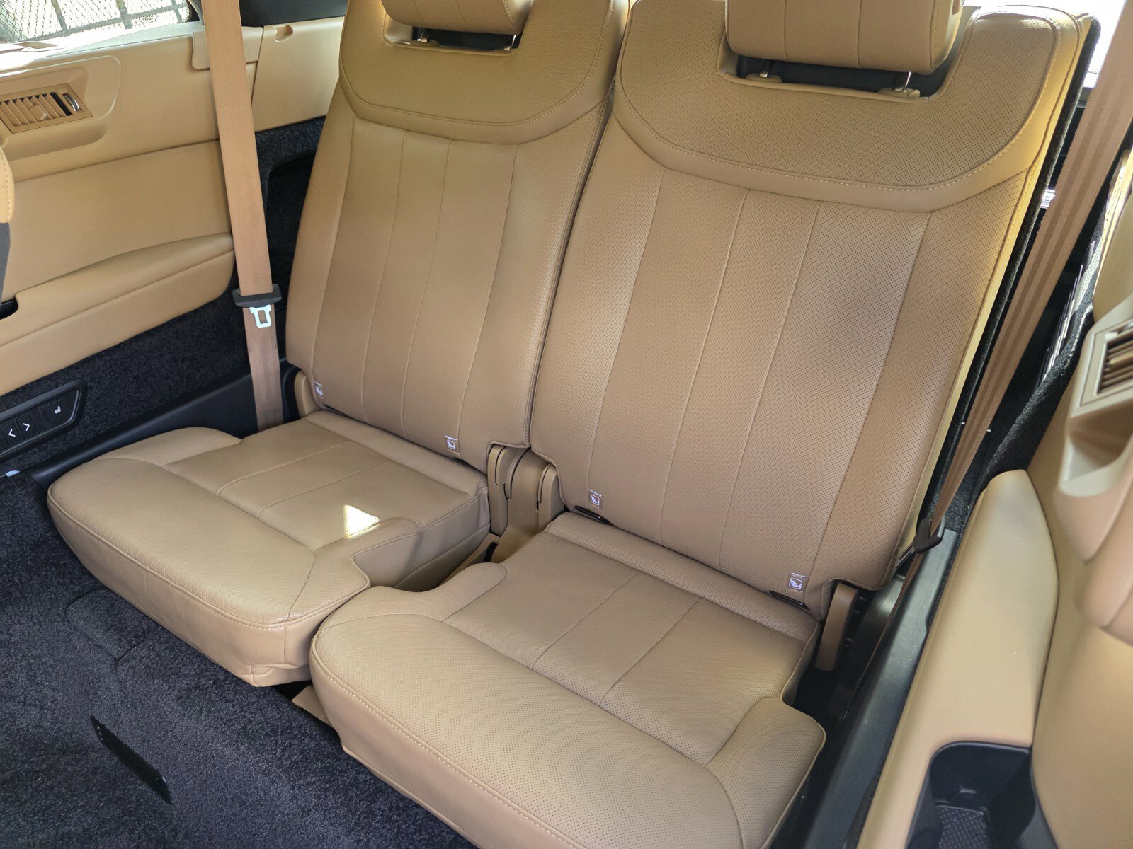 Used 2024 Land Rover Range Rover Long Wheelbase SE image 18