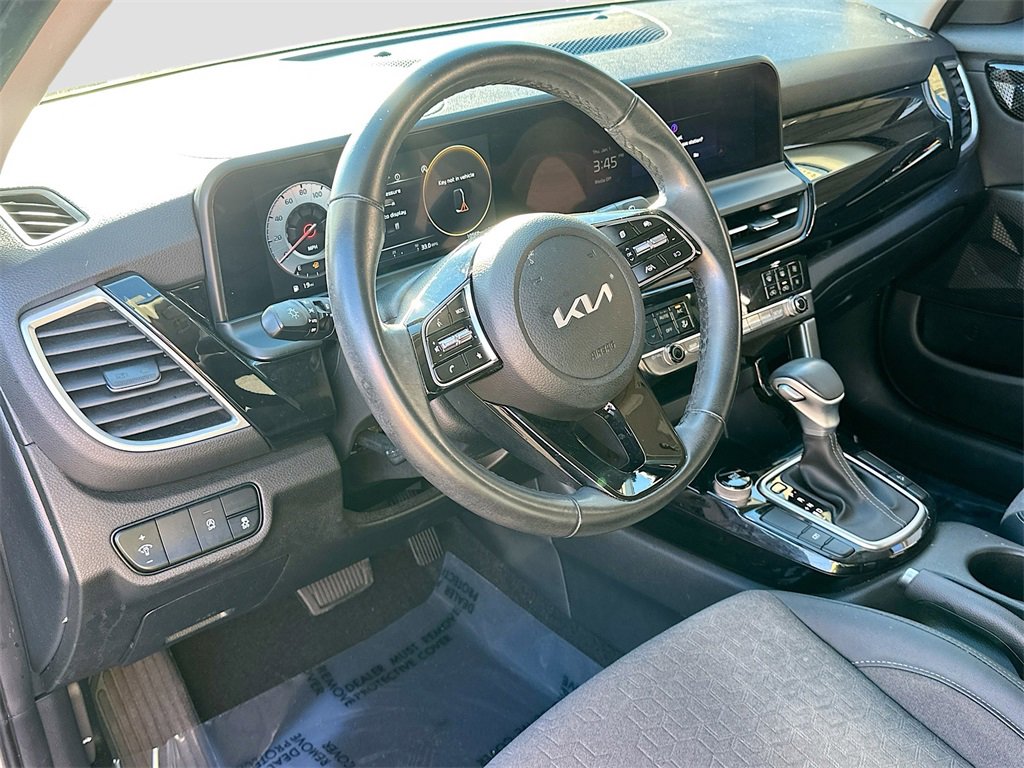 Certified 2024 Kia Seltos S image 9