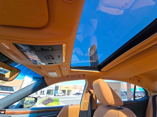 New 2025 Lexus ES 350 w/ Premium Package image 18