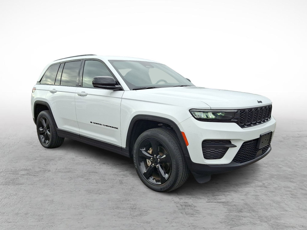 Certified 2023 Jeep Grand Cherokee Altitude AWD/4WD image 6