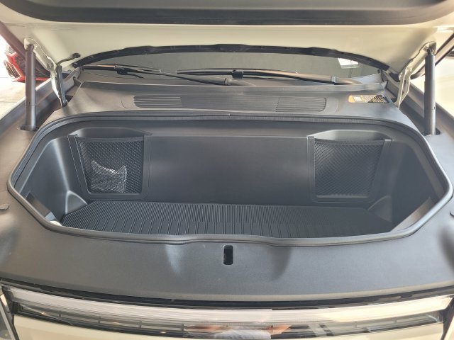 Used 2025 Rivian R1S Adventure Tri AWD/4WD image 25