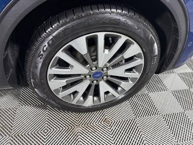 Used 2020 Ford Escape Titanium image 11