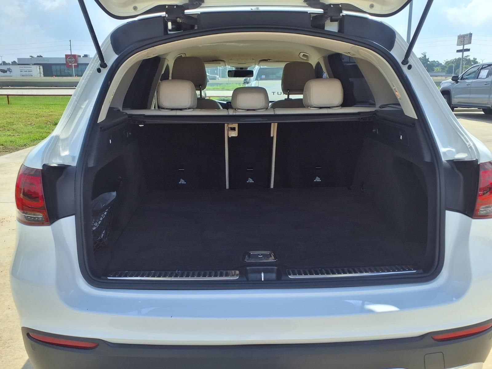 Used 2021 Mercedes-Benz GLC 300 image 8