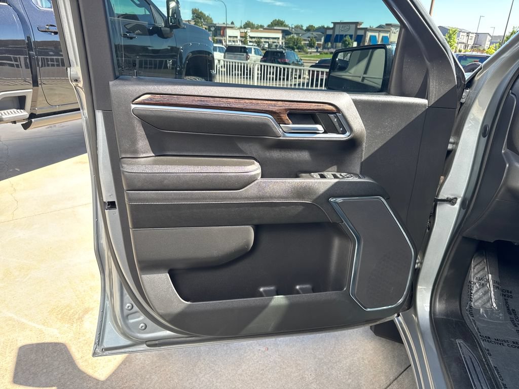 Used 2023 GMC Sierra 1500 SLE AWD/4WD image 10