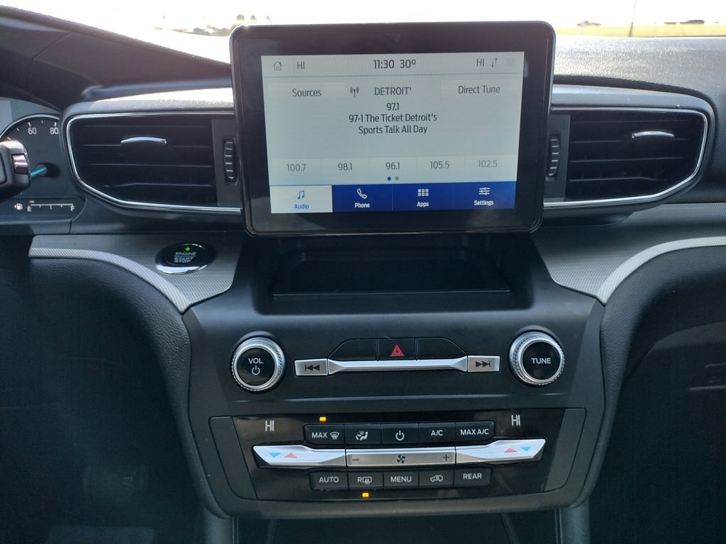 Used 2020 Ford Explorer XLT w/ Equipment Group 202A image 4