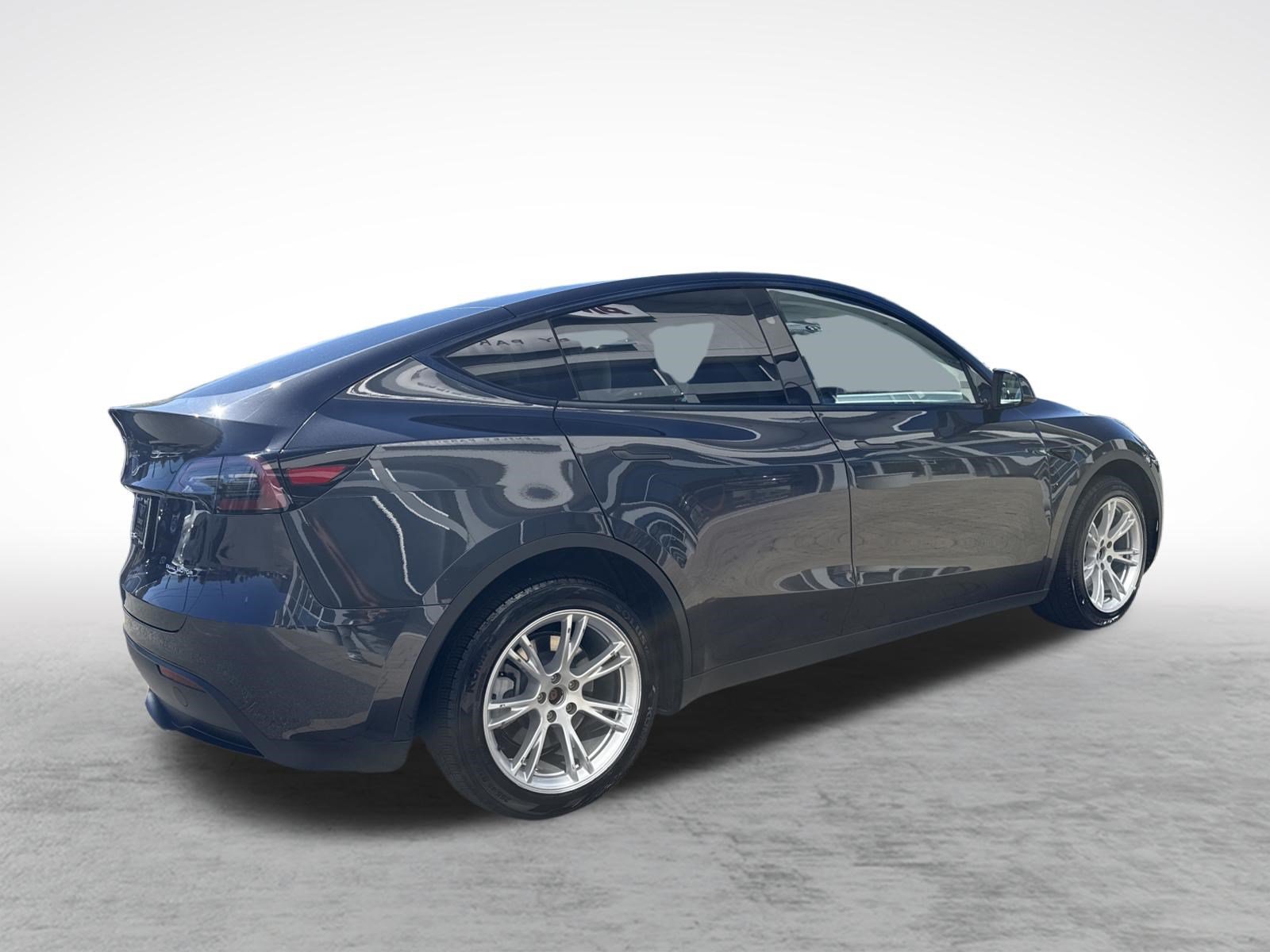 Used 2024 Tesla Model Y Long Range AWD/4WD image 11