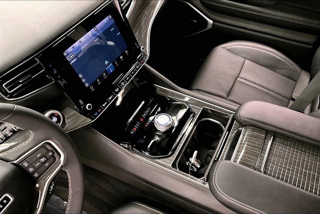 Used 2022 Jeep Wagoneer Series II AWD/4WD image 17