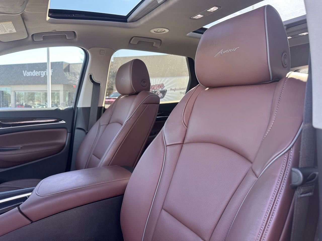 Used 2021 Buick Enclave Avenir image 27