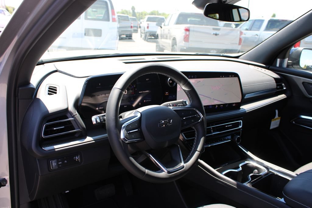 New 2026 Chevrolet Traverse LT w/ Midnight/Sport Edition FWD image 23