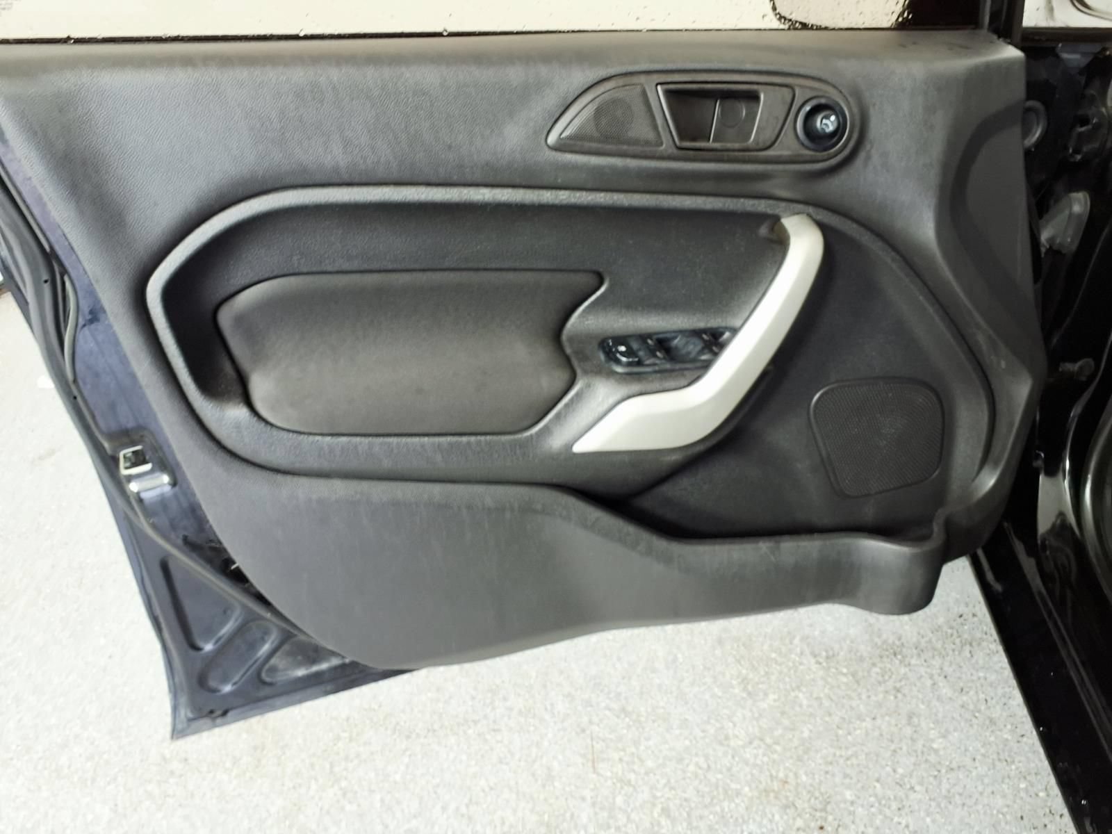 Used 2012 Ford Fiesta SE FWD image 15