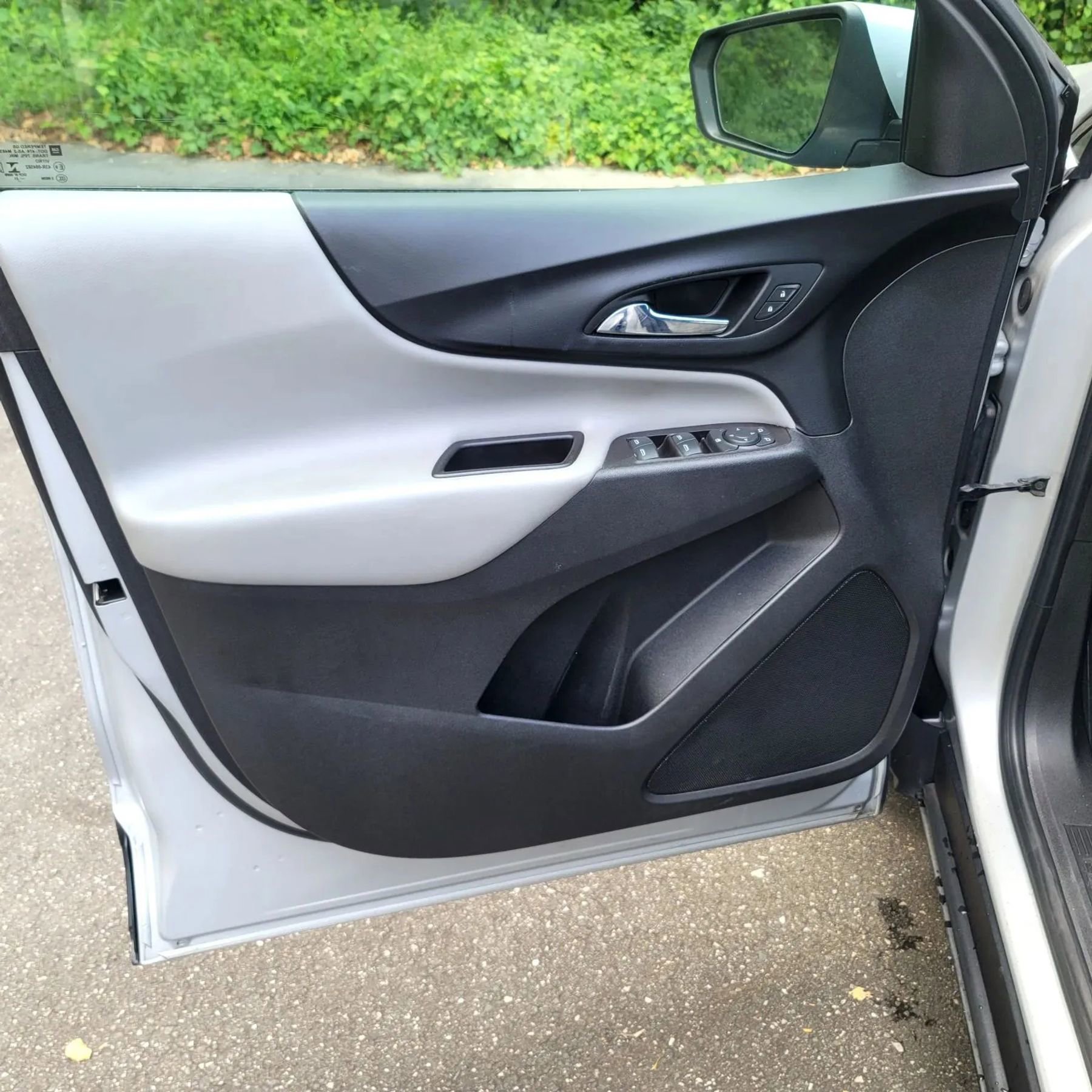 Used 2022 Chevrolet Equinox LT image 24