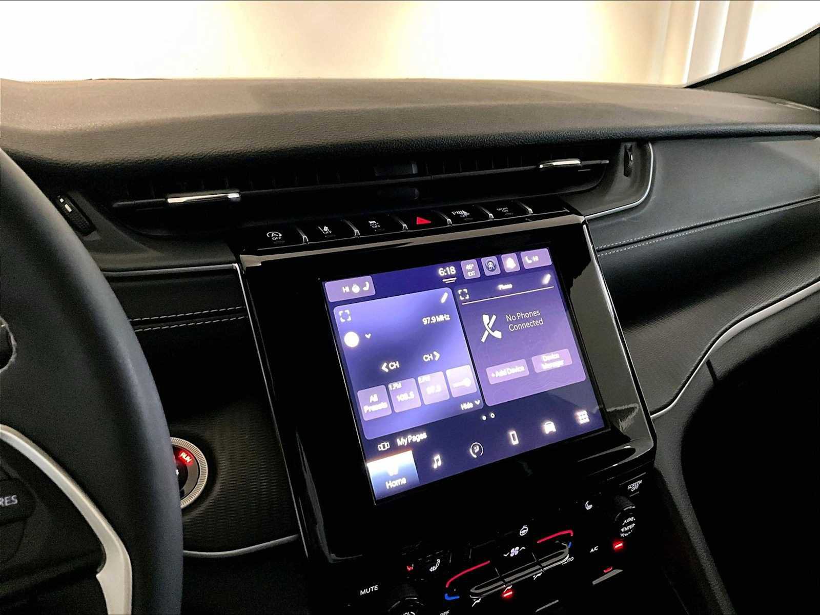 Used 2024 Jeep Grand Cherokee Altitude image 19