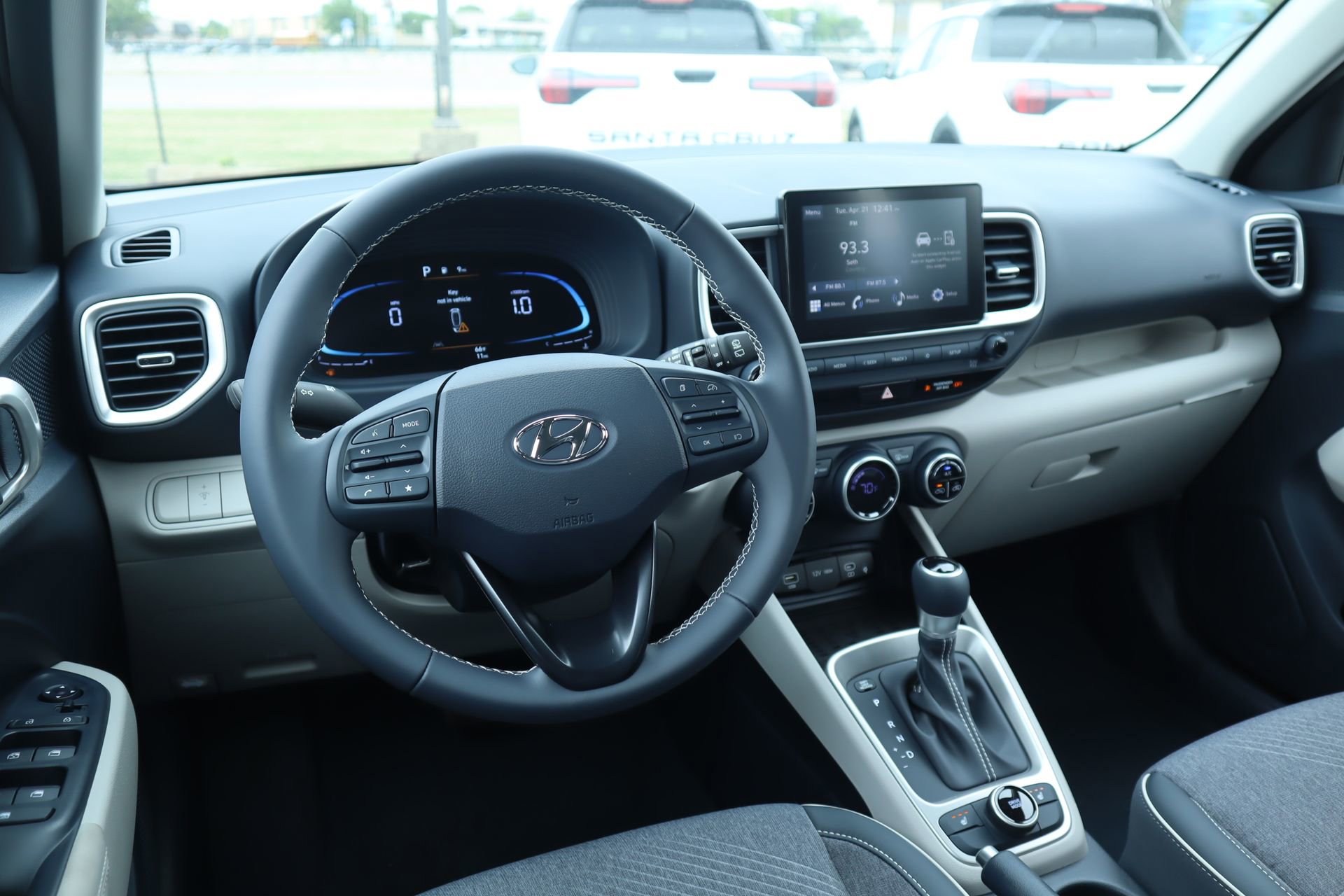 New 2026 Hyundai Venue SEL FWD image 2