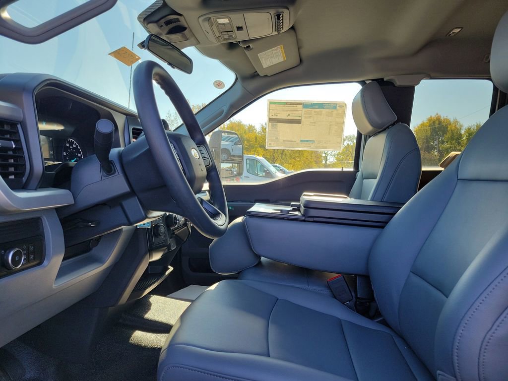 New 2025 Ford F350 XL w/ XL Chrome Package image 15