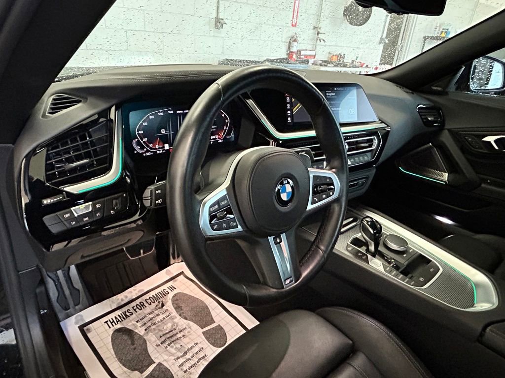 Used 2022 BMW Z4 M40i w/ Premium Package image 11