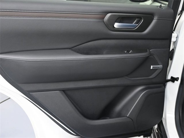 Used 2025 Nissan Armada SL w/ Captain's Chari Seat Package image 20