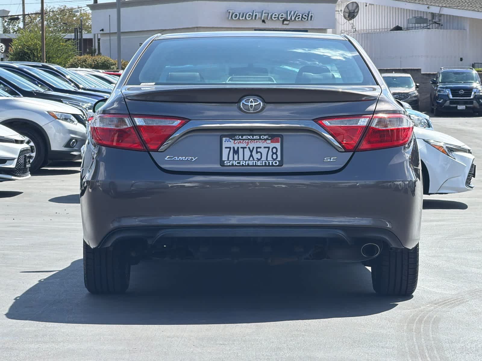 Used 2015 Toyota Camry SE FWD image 8