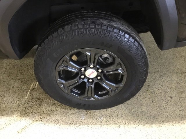 Used 2023 GMC Canyon Elevation w/ Convenience Package image 16