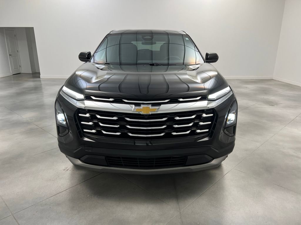 Used 2025 Chevrolet Equinox LT image 2