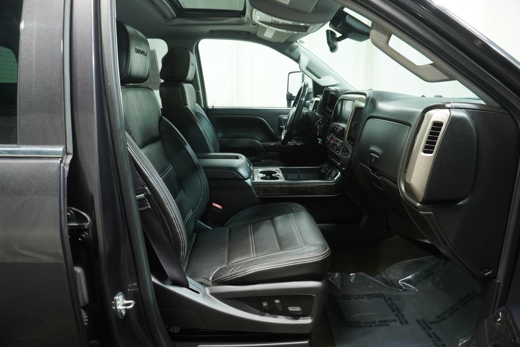 Used 2015 GMC Sierra 2500 Denali w/ Duramax Plus Package AWD/4WD image 11