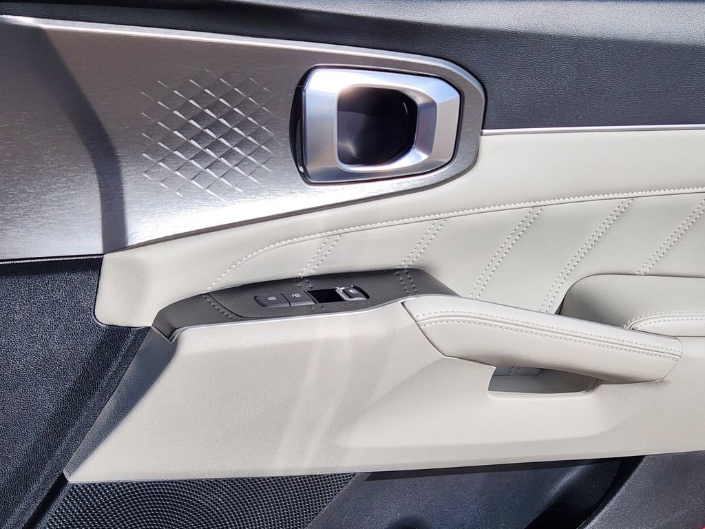Certified 2023 Kia Sorento SX image 14