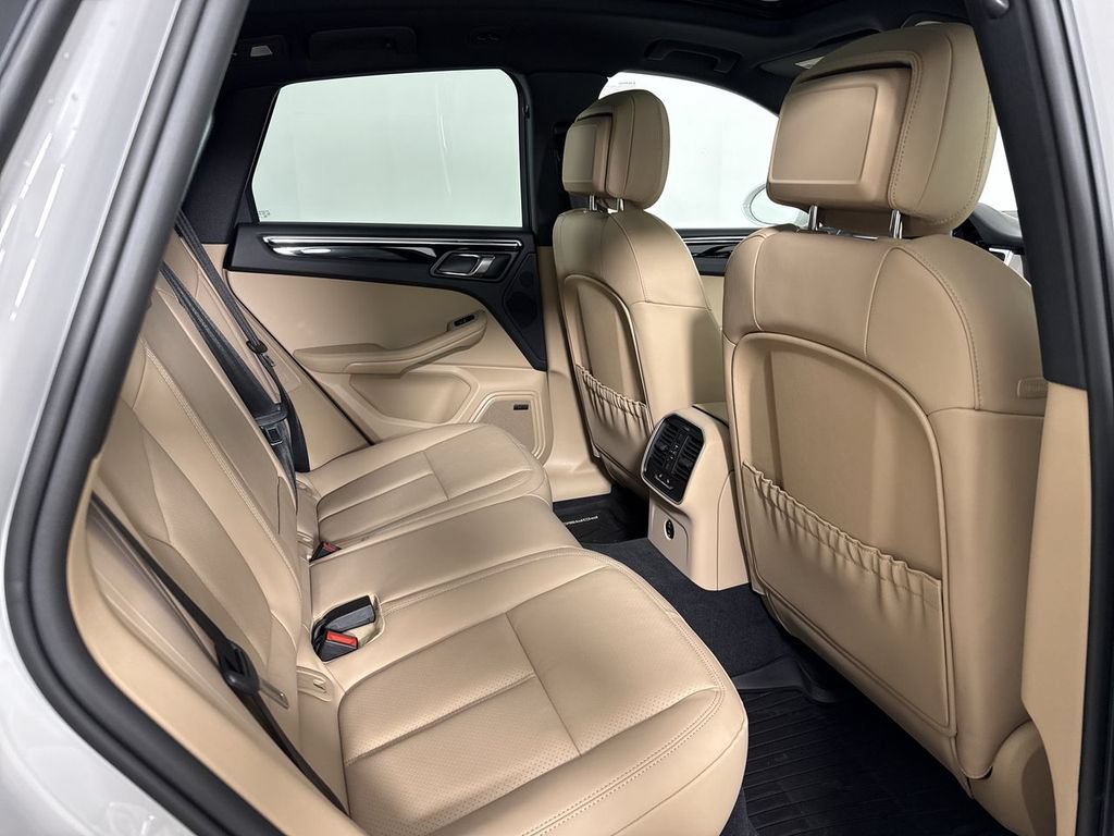 New 2026 Porsche Macan AWD/4WD image 25