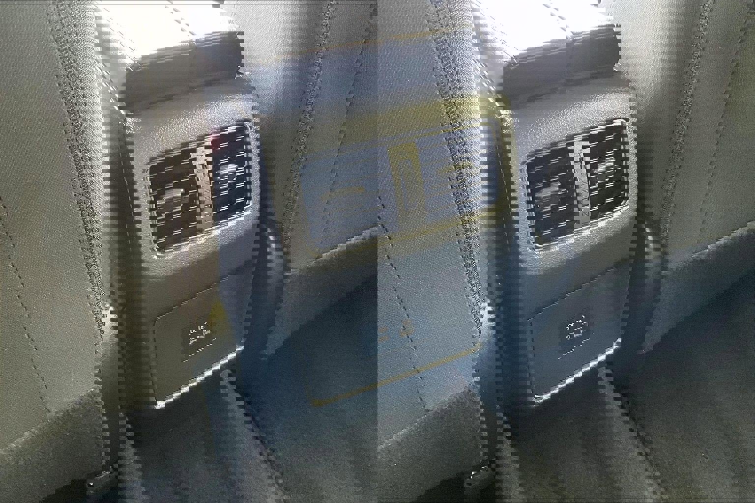 Used 2023 Nissan Rogue SV image 31