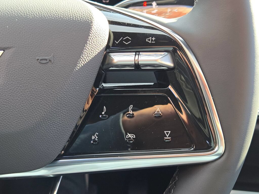 New 2026 Cadillac Lyriq Signature Sport AWD/4WD image 29