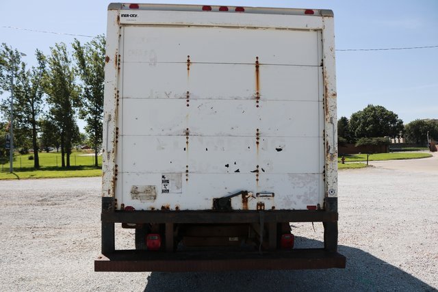 Used 2004 Ford E-350 and Econoline 350 Super Duty image 17