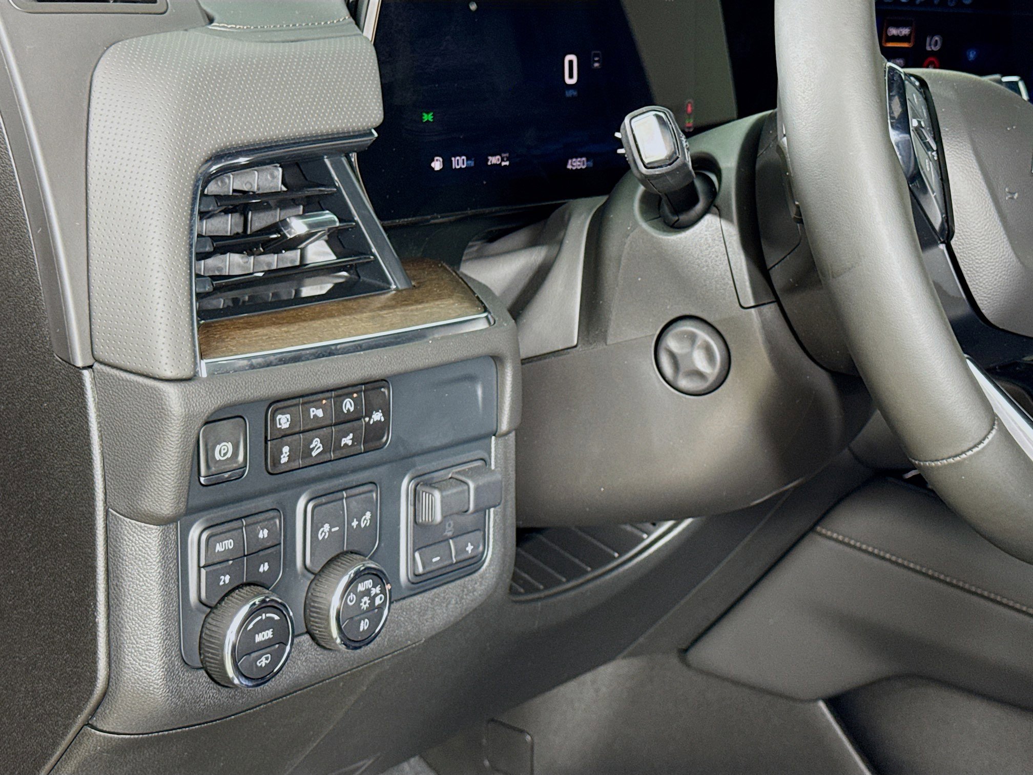 Used 2025 Chevrolet Tahoe High Country image 10