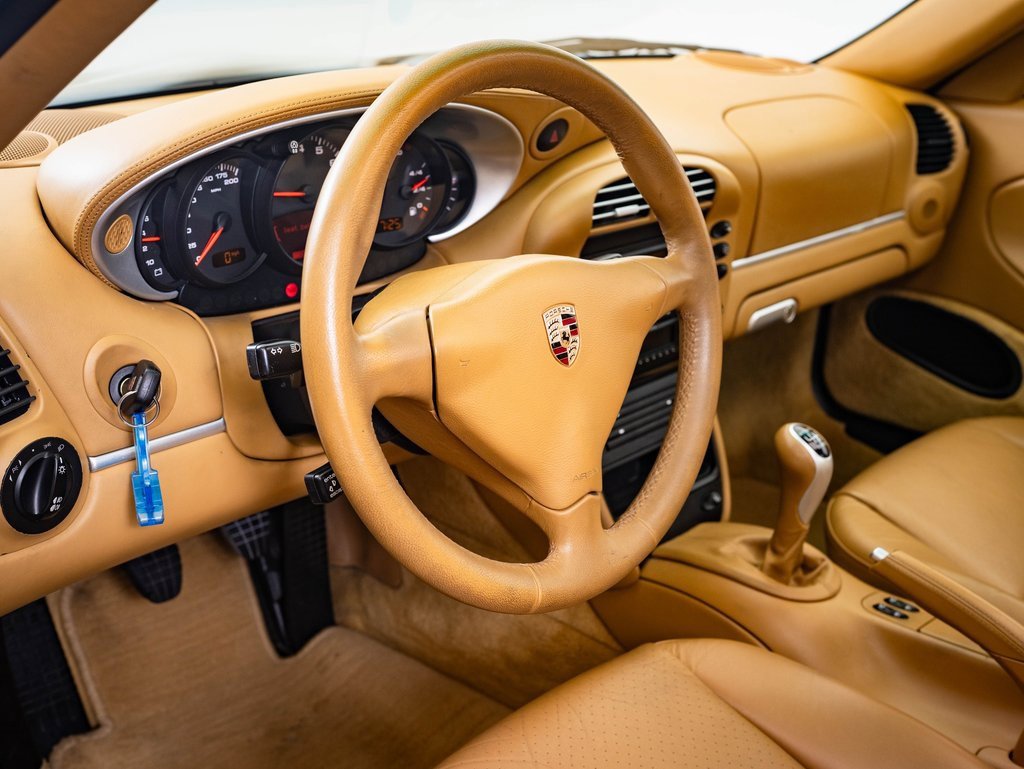 Used 2003 Porsche 911 Carrera image 4