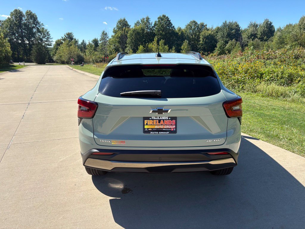 New 2026 Chevrolet Trax ACTIV w/ Sunroof Package FWD image 8