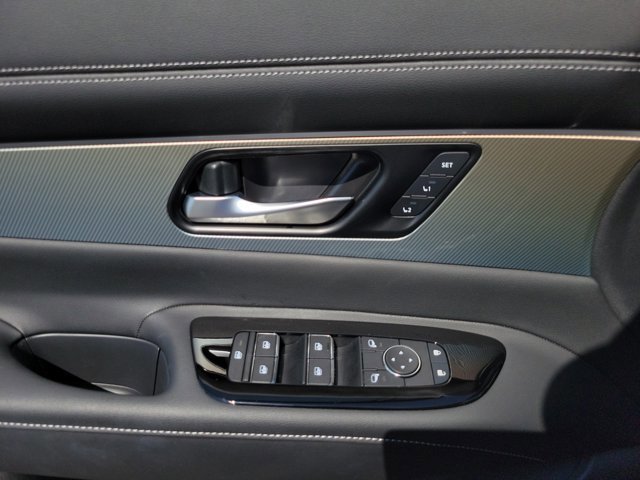 Used 2025 Nissan Murano SL image 9