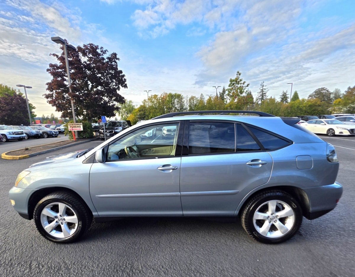 Used 2006 Lexus RX 330 w/ Premium Plus Pkg FWD image 4