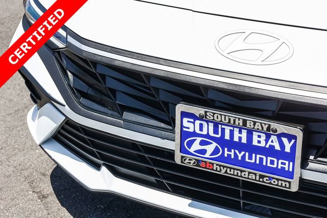 Certified 2025 Hyundai Elantra SEL FWD image 11