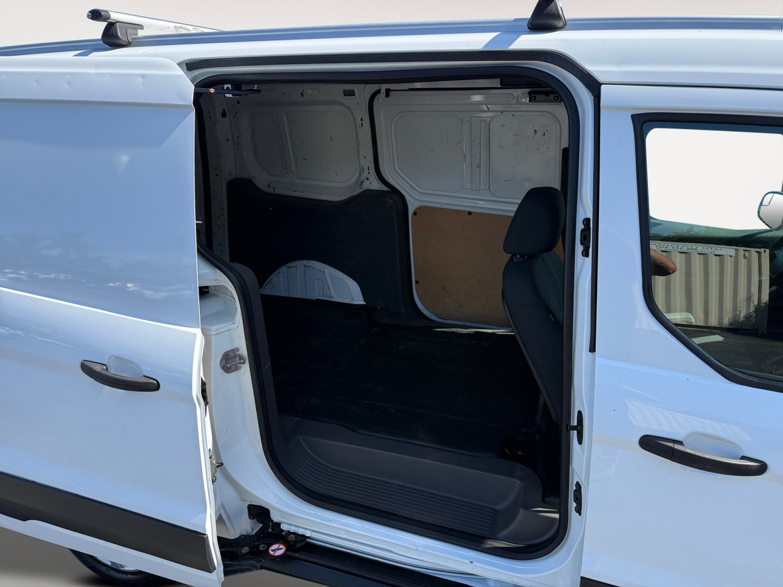 Used 2022 Ford Transit Connect XL FWD image 18
