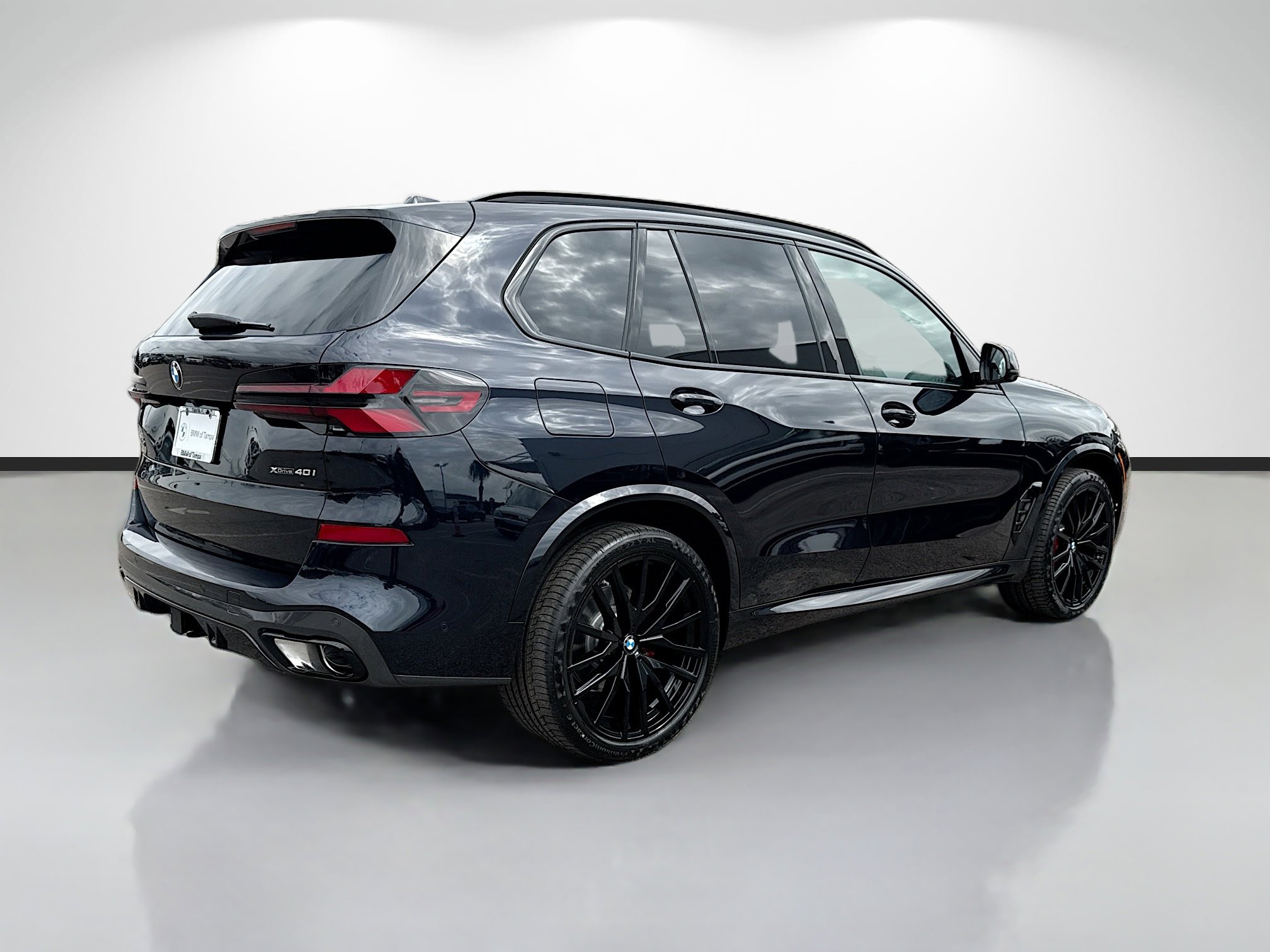 New 2026 BMW X5 xDrive40i w/ M Sport Package image 3