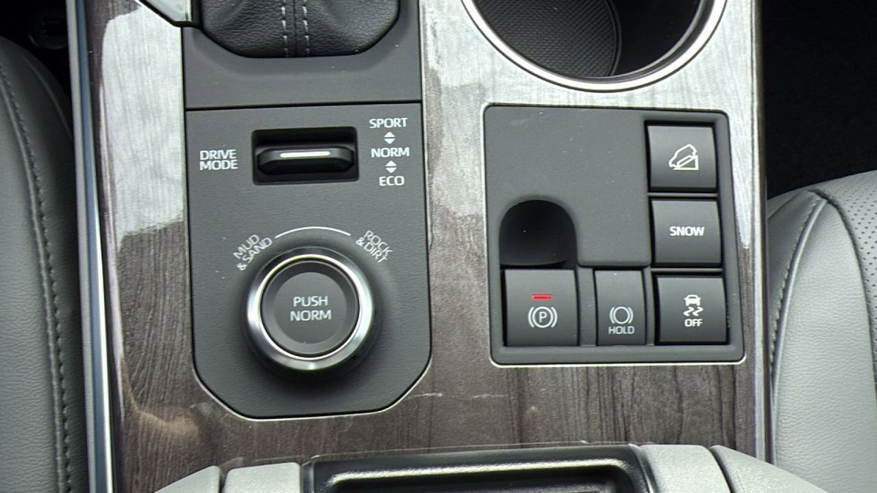 New 2026 Toyota Highlander Limited image 23