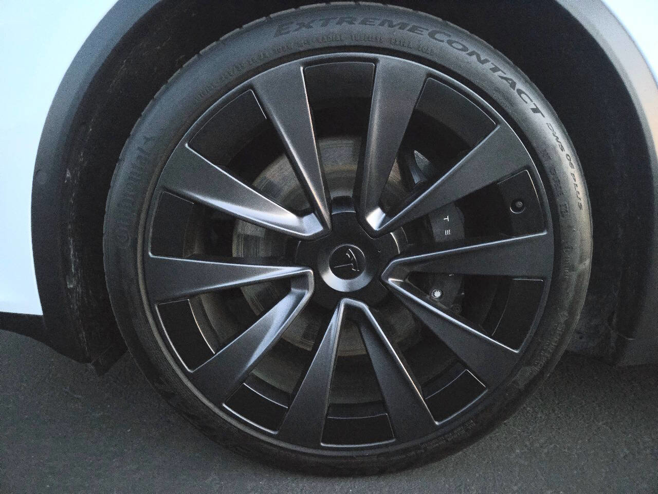 Used 2022 Tesla Model X Plaid image 17