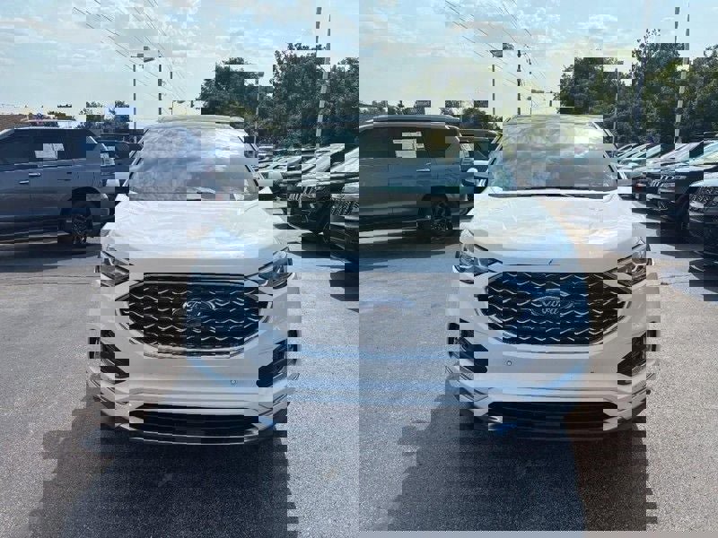 Used 2022 Ford Edge Titanium w/ Equipment Group 301A image 9