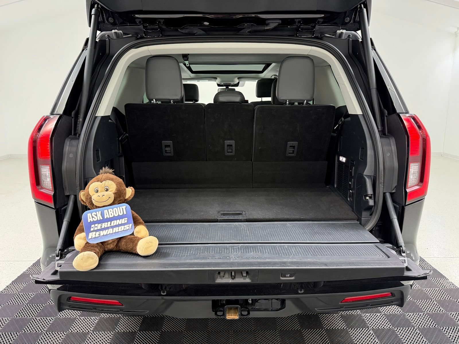Used 2025 Ford Expedition Active AWD/4WD image 9