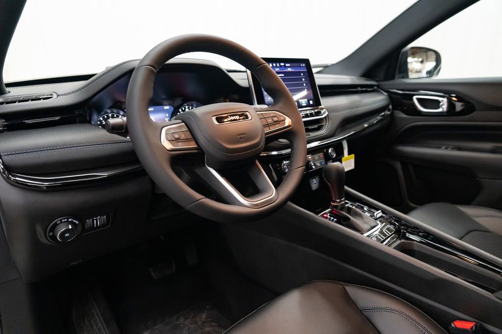 New 2026 Jeep Compass Latitude image 23