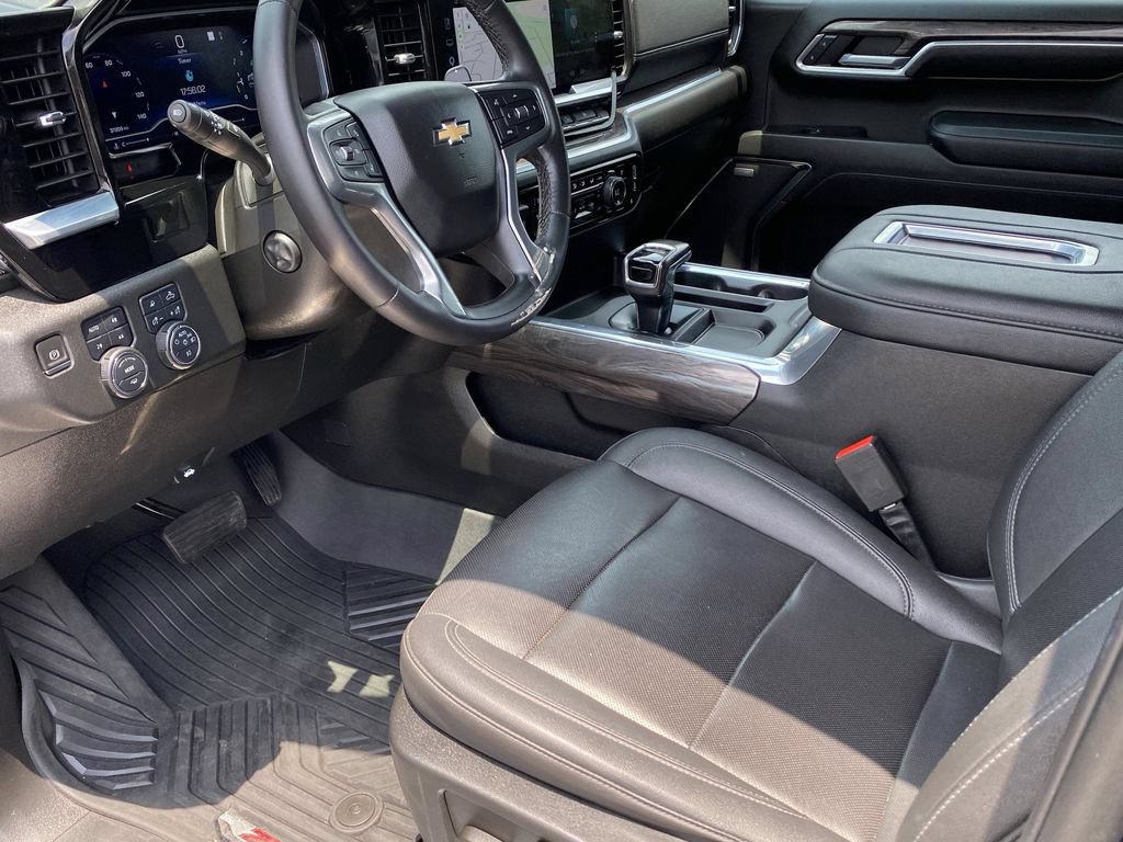 Used 2022 Chevrolet Silverado 1500 LTZ AWD/4WD image 10
