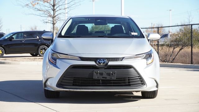Used 2024 Toyota Corolla LE image 2
