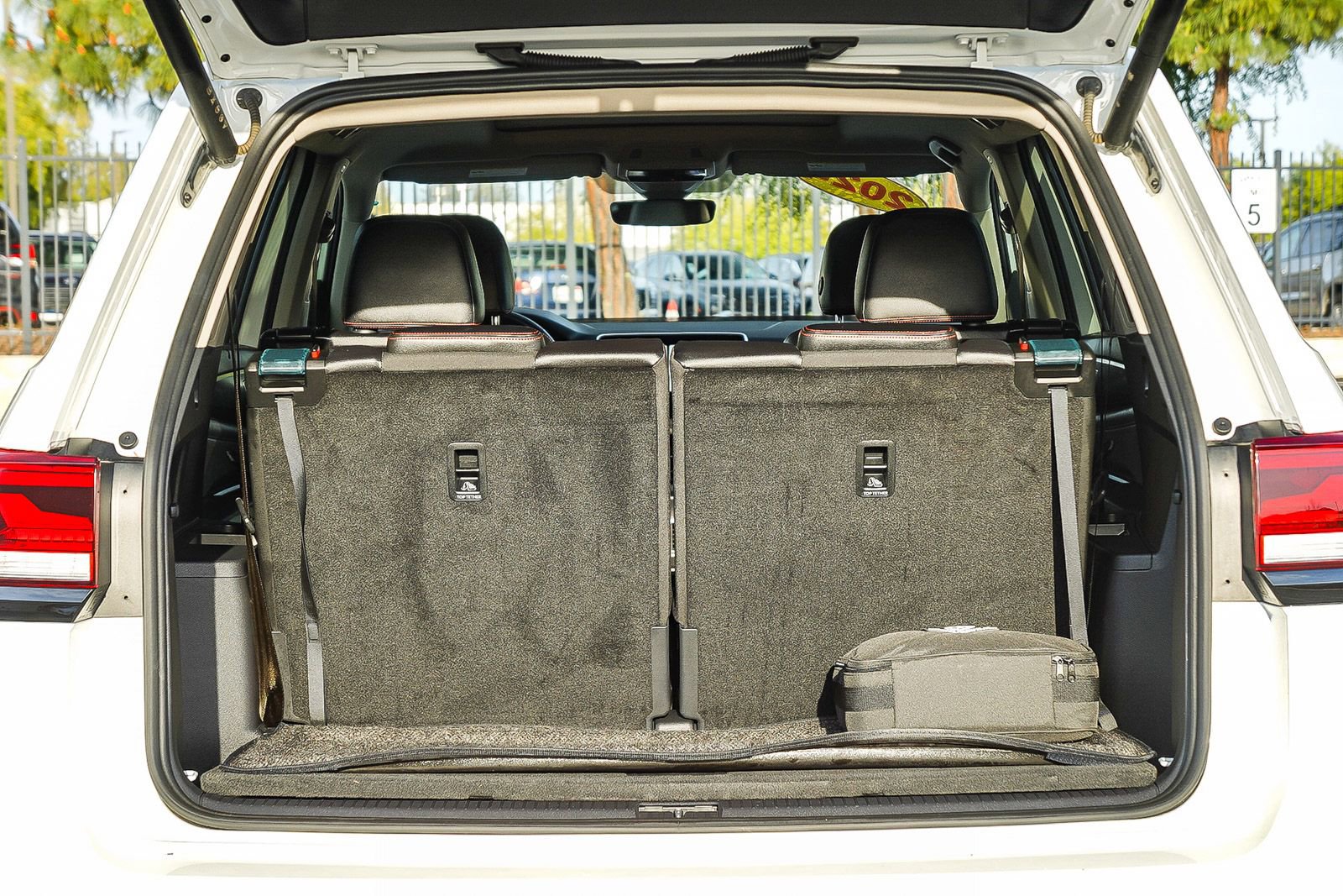 Used 2024 Volkswagen Atlas Peak Edition SEL AWD/4WD image 33