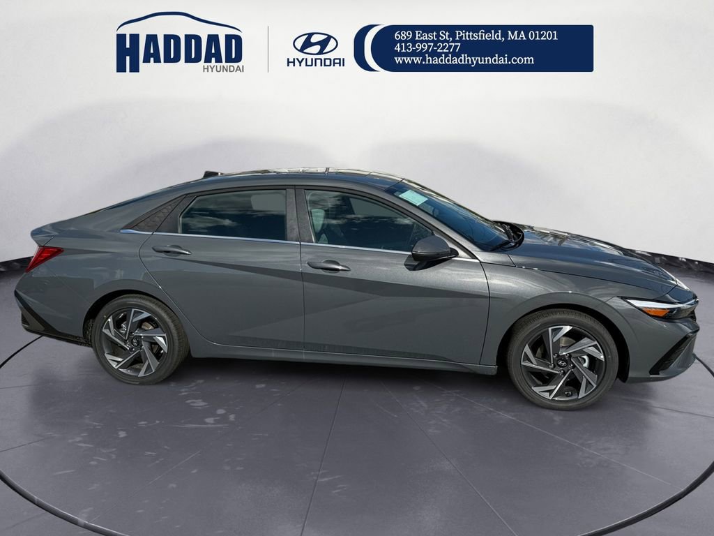New 2025 Hyundai Elantra Limited w/ Cargo Package image 7