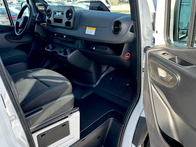 Used 2026 Mercedes-Benz Sprinter 2500 image 32